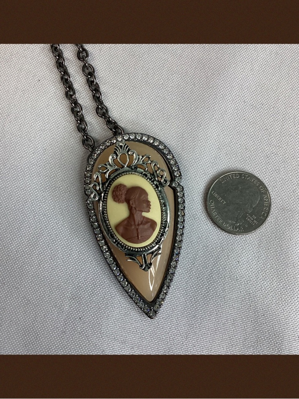 Vintage-Inspired Cameo Teardrop Pendant Necklace in Beige and Brown
